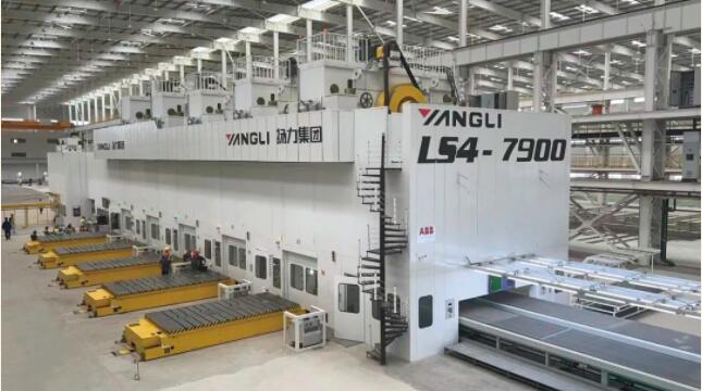 揚(yáng)力集團(tuán)“2500T機(jī)械多連桿沖壓線(xiàn)”被認(rèn)定為2023年江蘇省首臺(tái)（套）重大裝備！